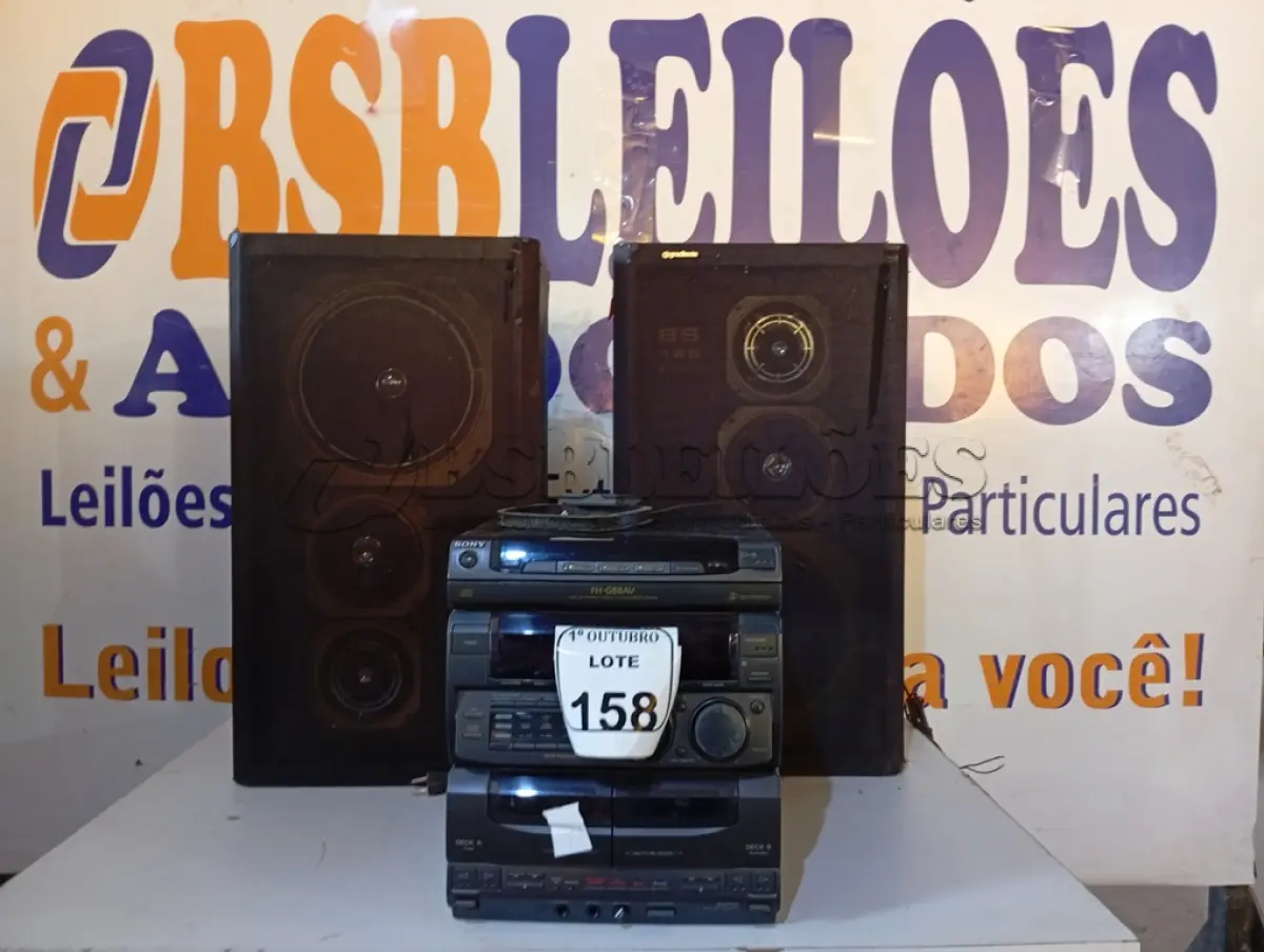 LOTE 158 - 01 MICROSYSTEM SONY E 02 CAIXAS DE SOM GRADIENTE. (NO ESTADO) ATENÇÃO! FAZER A VISITAÇÃO ANTES DE ARREMATAR, NÃO SABEMOS SE FUNCIONA. LEILÃO NÃO TEM GARANTIA E NEM DEVOLUÇÃO, SUJEITO A POSSÍVEIS AVARIAS VISÍVEIS/OCULTAS E/OU AUSÊNCIA DE COMPONENTES.