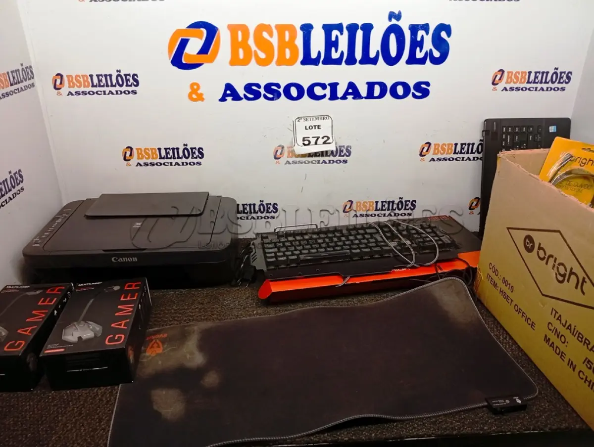 LOTE 572 - 01 IMPRESSORA MARCA CANON, 01 TECLADO GAMER, DIVERSOS FONES DE OUVIDO E PERIFÉRICOS. (NO ESTADO) ATENÇÃO! FAZER A VISITAÇÃO ANTES DE ARREMATAR, NÃO SABEMOS SE FUNCIONA. LEILÃO NÃO TEM GARANTIA E NEM DEVOLUÇÃO, SUJEITO A POSSÍVEIS AVARIAS VISÍVEIS/OCULTAS E/OU AUSÊNCIA DE COMPONENTES.