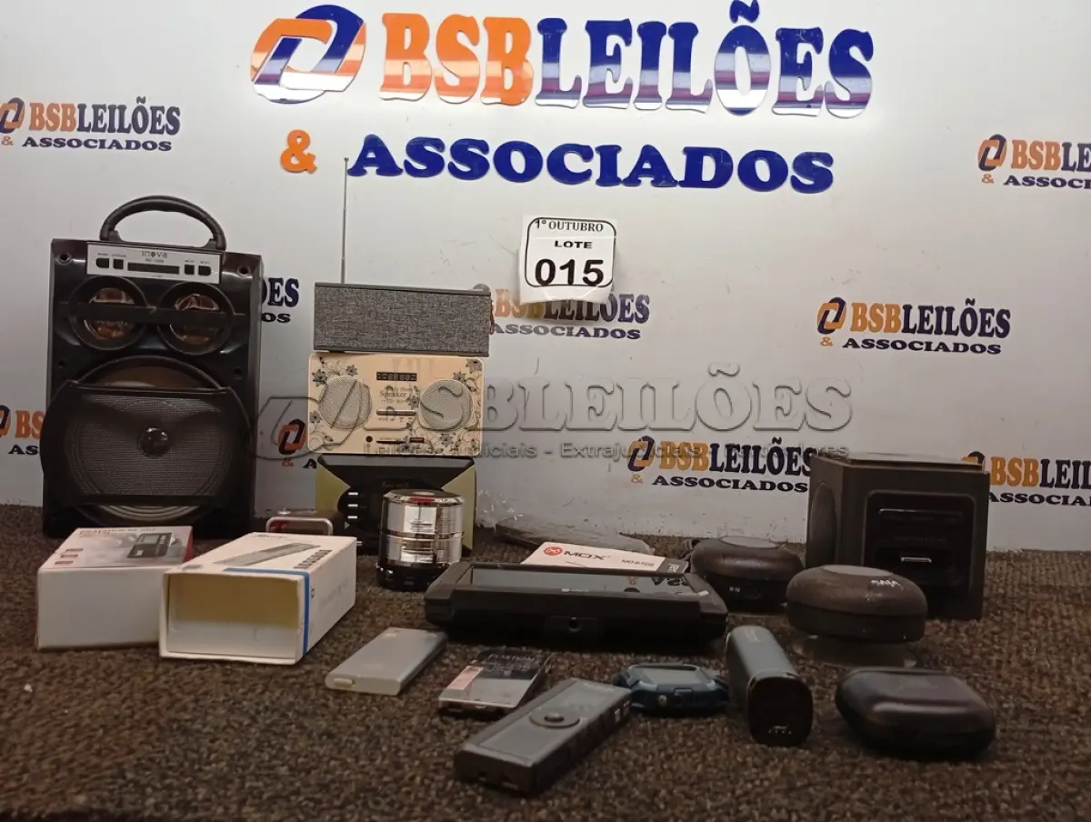 LOTE 015 - 01 LOTE COM DIVERSOS ELETRÔNICOS. (NO ESTADO) ATENÇÃO! FAZER A VISITAÇÃO ANTES DE ARREMATAR, NÃO SABEMOS SE FUNCIONA. LEILÃO NÃO TEM GARANTIA E NEM DEVOLUÇÃO, SUJEITO A POSSÍVEIS AVARIAS VISÍVEIS/OCULTAS E/OU AUSÊNCIA DE COMPONENTES.