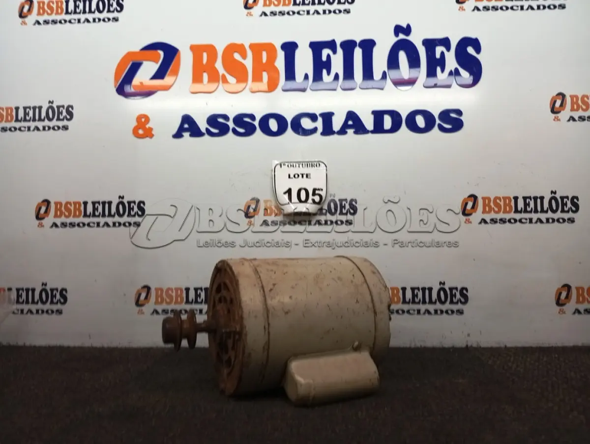 LOTE 105 - 01 MOTOR ELÉTRICO. (NO ESTADO) ATENÇÃO! FAZER A VISITAÇÃO ANTES DE ARREMATAR, NÃO SABEMOS SE FUNCIONA. LEILÃO NÃO TEM GARANTIA E NEM DEVOLUÇÃO, SUJEITO A POSSÍVEIS AVARIAS VISÍVEIS/OCULTAS E/OU AUSÊNCIA DE COMPONENTES.
