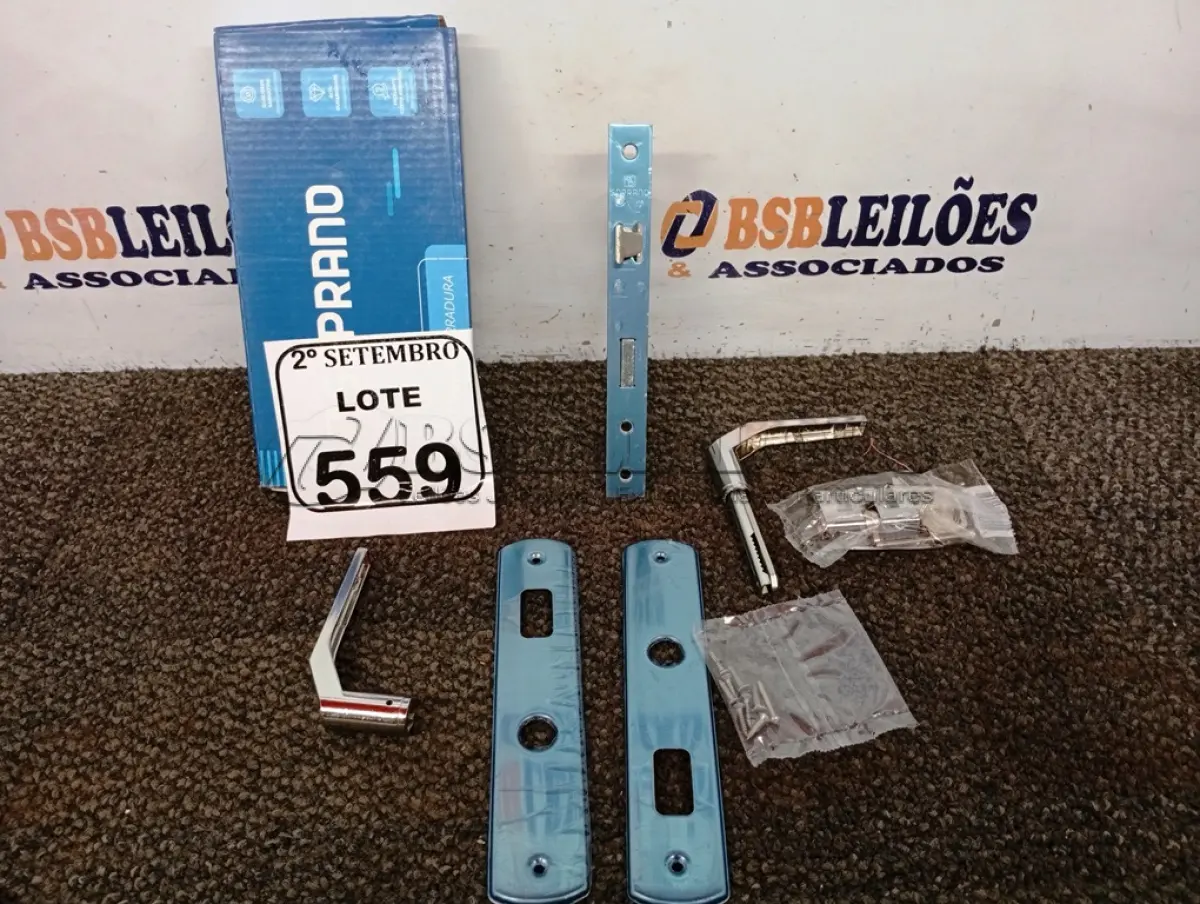 LOTE 559