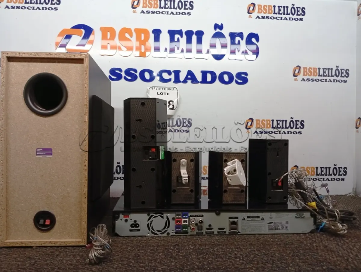 LOTE 188 - 01 HOME-THEATER SAMSUMG. (NO ESTADO) ATENÇÃO! FAZER A VISITAÇÃO ANTES DE ARREMATAR, NÃO SABEMOS SE FUNCIONA. LEILÃO NÃO TEM GARANTIA E NEM DEVOLUÇÃO, SUJEITO A POSSÍVEIS AVARIAS VISÍVEIS/OCULTAS E/OU AUSÊNCIA DE COMPONENTES.