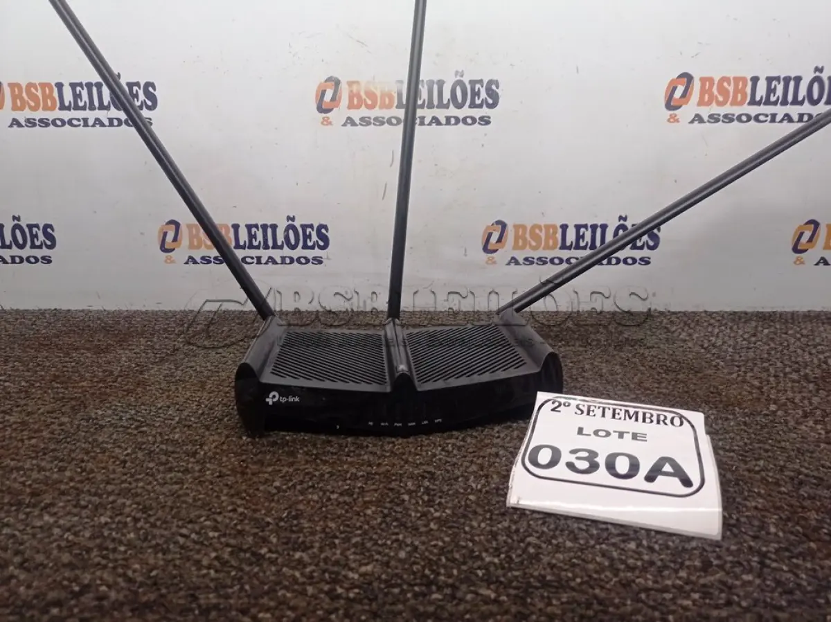 LOTE 030 - 01 ROTEADOR TP-LINK MODELO TL-WR941HP (NO ESTADO) ATENÇÃO! FAZER A VISITAÇÃO ANTES DE ARREMATAR, NÃO SABEMOS SE FUNCIONA. LEILÃO NÃO TEM GARANTIA E NEM DEVOLUÇÃO, SUJEITO A POSSÍVEIS AVARIAS VISÍVEIS/OCULTAS E/OU AUSÊNCIA DE COMPONENTES.
