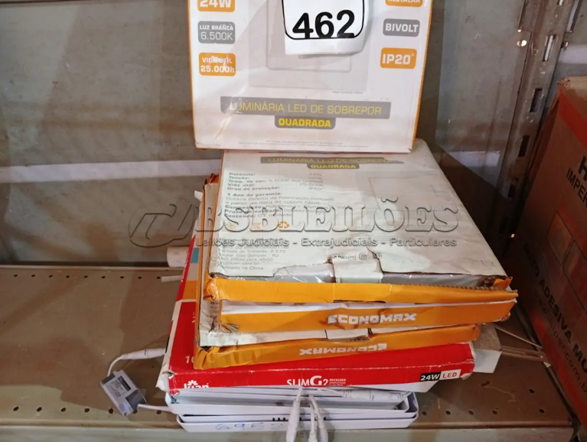 LOTE 462 - 01 LOTE C/ DIVERSAS LÂMPADAS DE LED MARCAS E MODELOS DIVERSOS. (NO ESTADO) ATENÇÃO! FAZER A VISITAÇÃO ANTES DE ARREMATAR, NÃO SABEMOS SE FUNCIONA. LEILÃO NÃO TEM GARANTIA E NEM DEVOLUÇÃO, SUJEITO A POSSÍVEIS AVARIAS VISÍVEIS/OCULTAS E/OU AUSÊNCIA DE COMPONENTES.