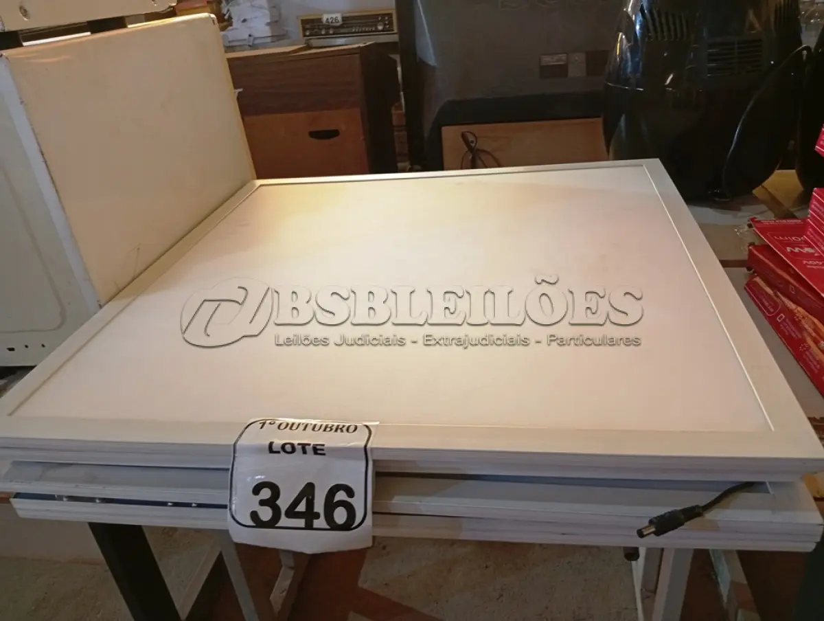LOTE 346 - 06 PAINÉIS DE LED. (NO ESTADO) ATENÇÃO! FAZER A VISITAÇÃO ANTES DE ARREMATAR, NÃO SABEMOS SE FUNCIONA. LEILÃO NÃO TEM GARANTIA E NEM DEVOLUÇÃO, SUJEITO A POSSÍVEIS AVARIAS VISÍVEIS/OCULTAS E/OU AUSÊNCIA DE COMPONENTES.