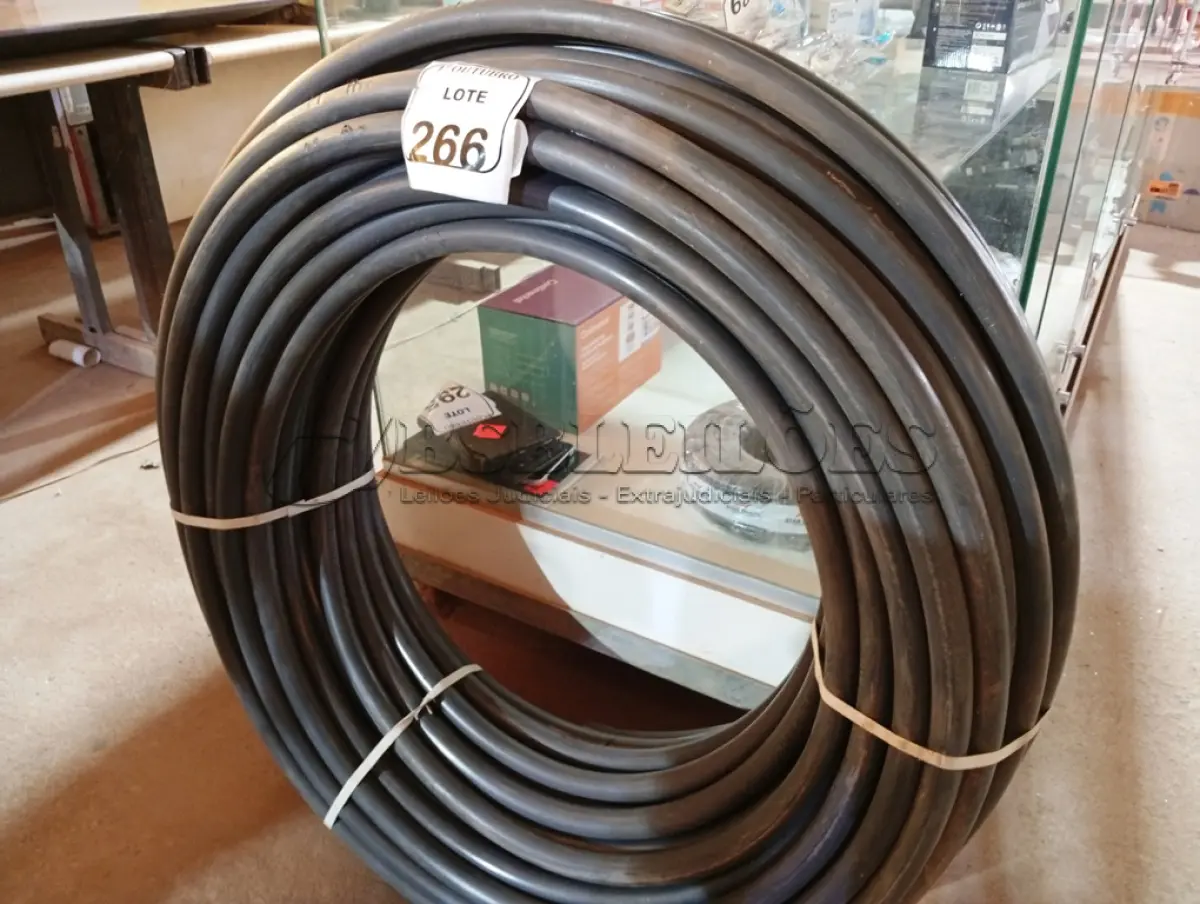 LOTE 266 - 01 ROLO DE MANGUEIRA TUBO IRRIGAÇÃO 1 X 2,0 PRETO INDEX. (NO ESTADO) ATENÇÃO! FAZER A VISITAÇÃO ANTES DE ARREMATAR, NÃO SABEMOS SE FUNCIONA. LEILÃO NÃO TEM GARANTIA E NEM DEVOLUÇÃO, SUJEITO A POSSÍVEIS AVARIAS VISÍVEIS/OCULTAS E/OU AUSÊNCIA DE COMPONENTES.