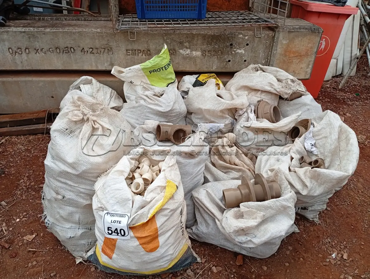 LOTE 540 - 01 LOTE COM CONEXÕES DIVERSAS. (NO ESTADO) ATENÇÃO! FAZER A VISITAÇÃO ANTES DE ARREMATAR, NÃO SABEMOS SE FUNCIONA. LEILÃO NÃO TEM GARANTIA E NEM DEVOLUÇÃO, SUJEITO A POSSÍVEIS AVARIAS VISÍVEIS/OCULTAS E/OU AUSÊNCIA DE COMPONENTES.