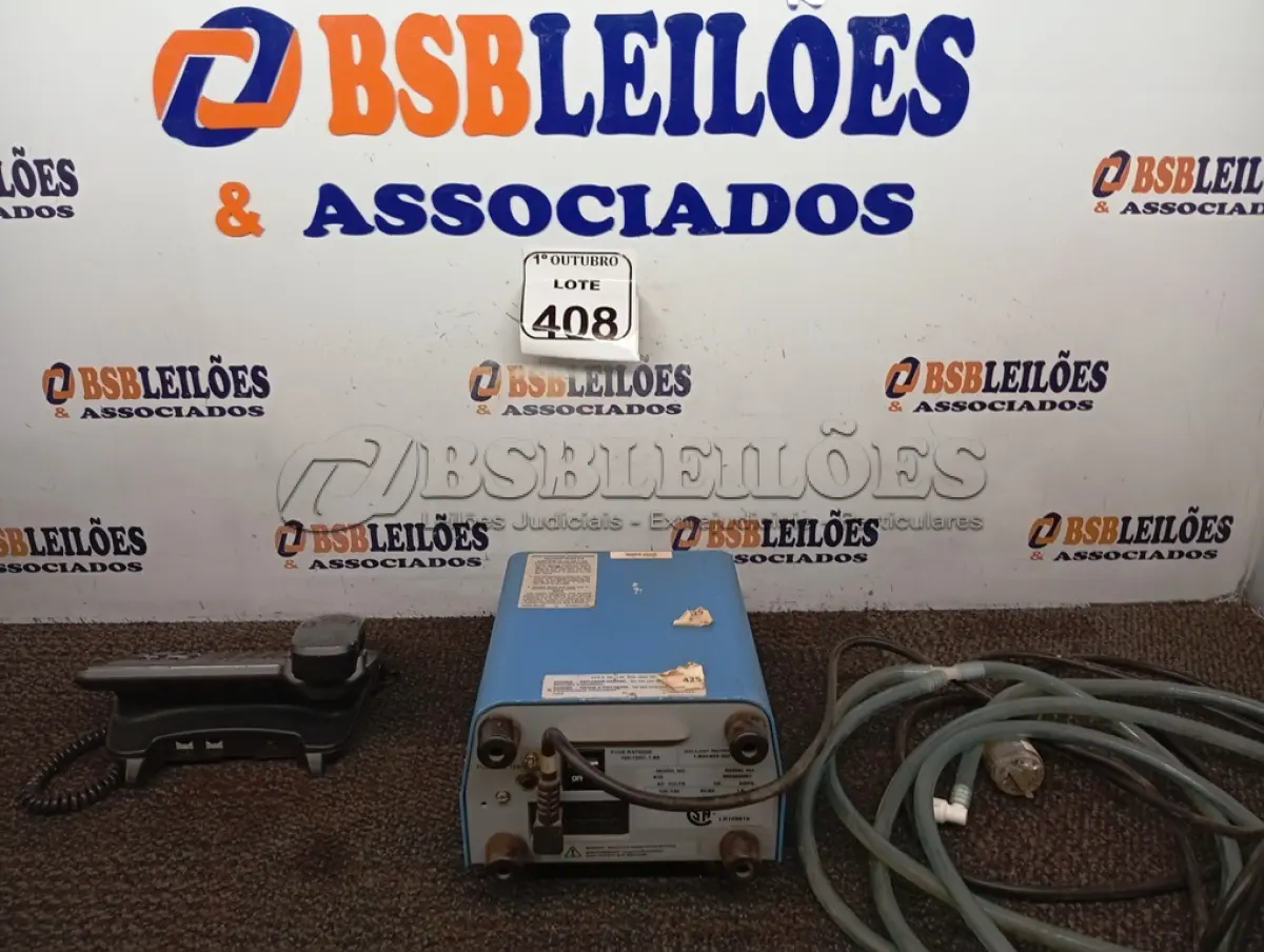 LOTE 408 - 01 COMPRESSOR VASCULAR E 01 APARELHO DE TELEFONE. (NO ESTADO) ATENÇÃO! FAZER A VISITAÇÃO ANTES DE ARREMATAR, NÃO SABEMOS SE FUNCIONA. LEILÃO NÃO TEM GARANTIA E NEM DEVOLUÇÃO, SUJEITO A POSSÍVEIS AVARIAS VISÍVEIS/OCULTAS E/OU AUSÊNCIA DE COMPONENTES.