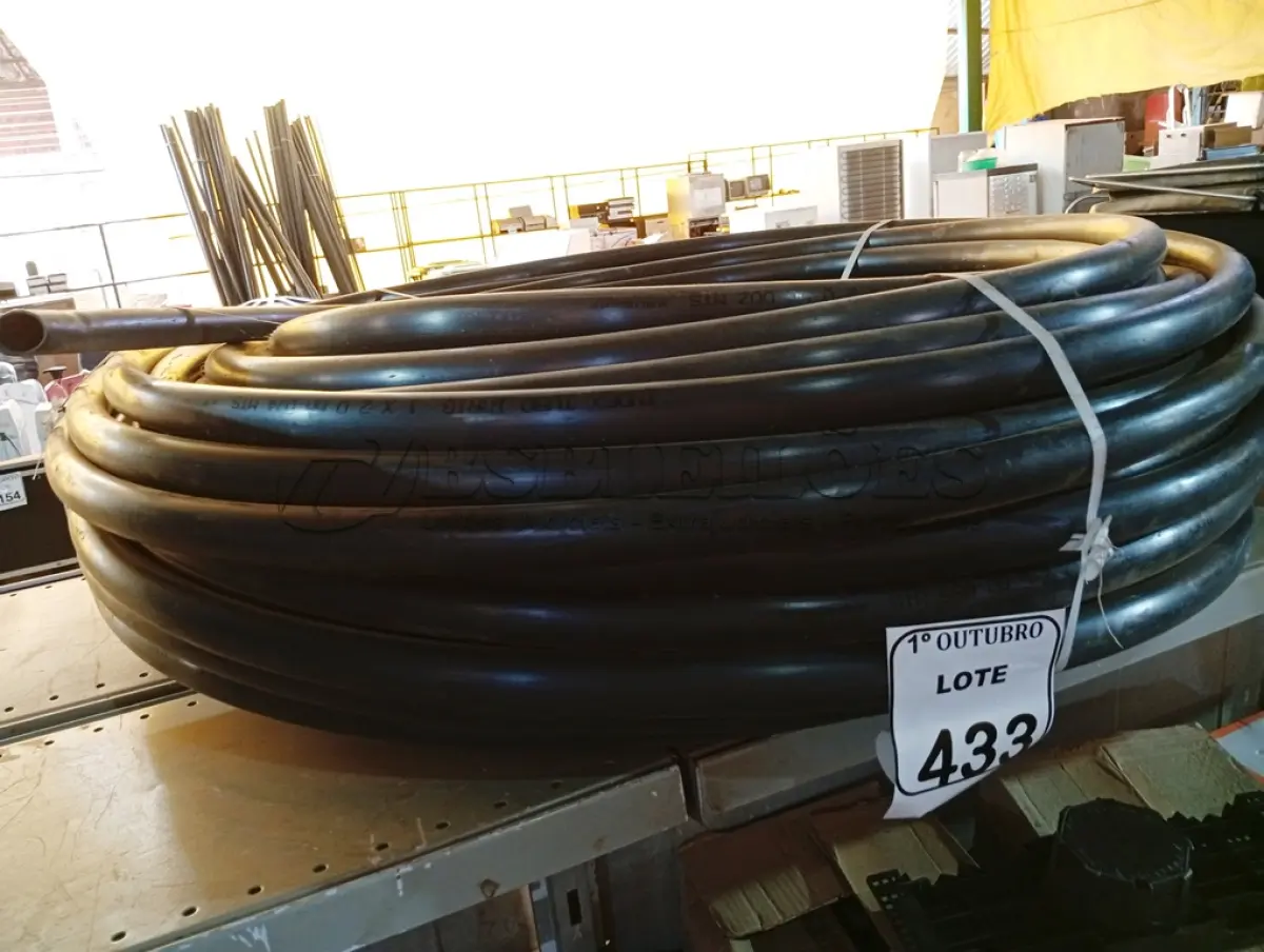LOTE 433 - 01 ROLO DE MANGUEIRA TUBO IRRIGAÇÃO 1 X 2,0 AZUL INDEX. (NO ESTADO) ATENÇÃO! FAZER A VISITAÇÃO ANTES DE ARREMATAR, NÃO SABEMOS SE FUNCIONA. LEILÃO NÃO TEM GARANTIA E NEM DEVOLUÇÃO, SUJEITO A POSSÍVEIS AVARIAS VISÍVEIS/OCULTAS E/OU AUSÊNCIA DE COMPONENTES.