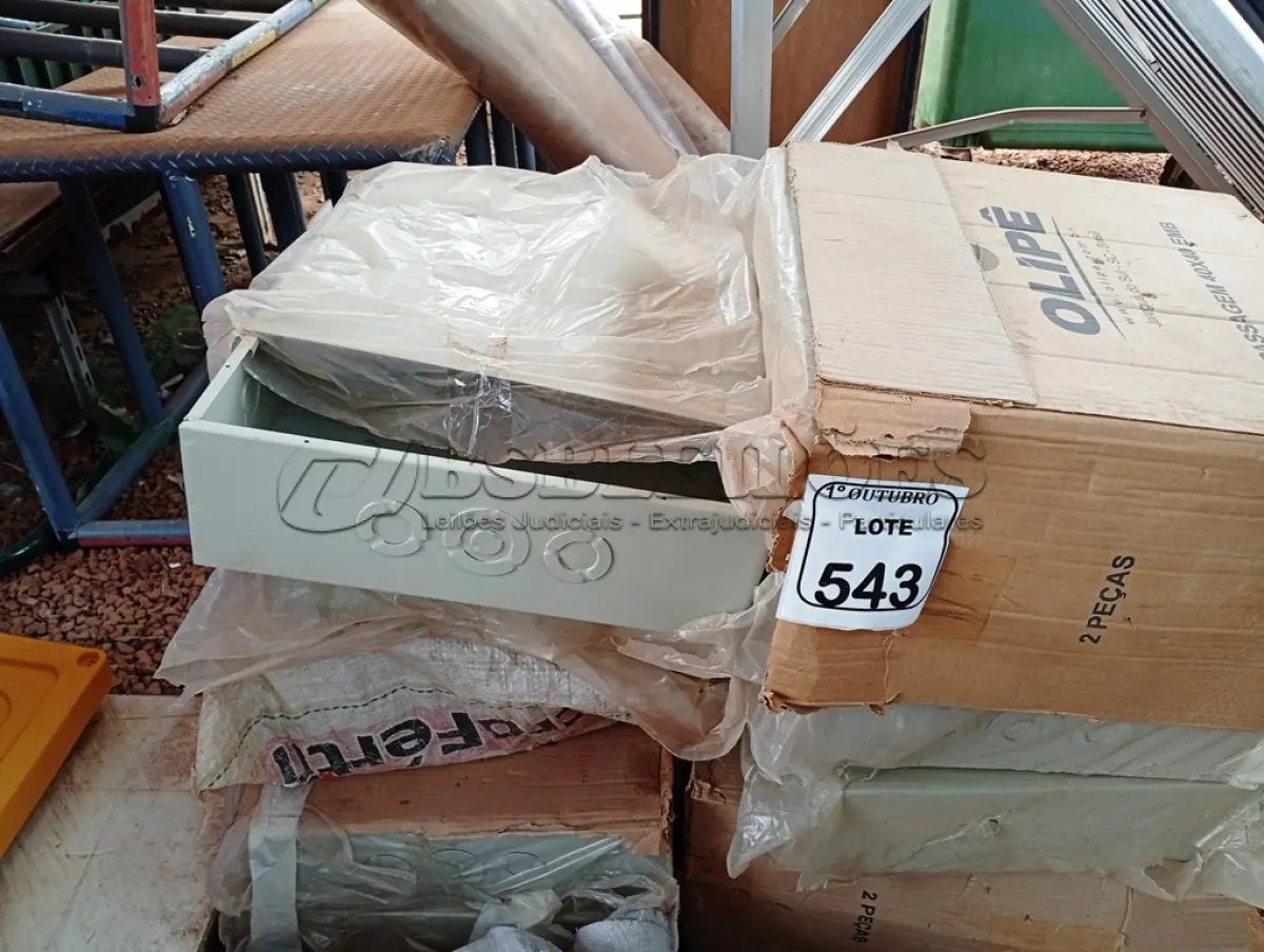 LOTE 543 - 01 LOTE COM CAIXAS DE PASSAGEM 40X40. (NO ESTADO) ATENÇÃO! FAZER A VISITAÇÃO ANTES DE ARREMATAR, NÃO SABEMOS SE FUNCIONA. LEILÃO NÃO TEM GARANTIA E NEM DEVOLUÇÃO, SUJEITO A POSSÍVEIS AVARIAS VISÍVEIS/OCULTAS E/OU AUSÊNCIA DE COMPONENTES.