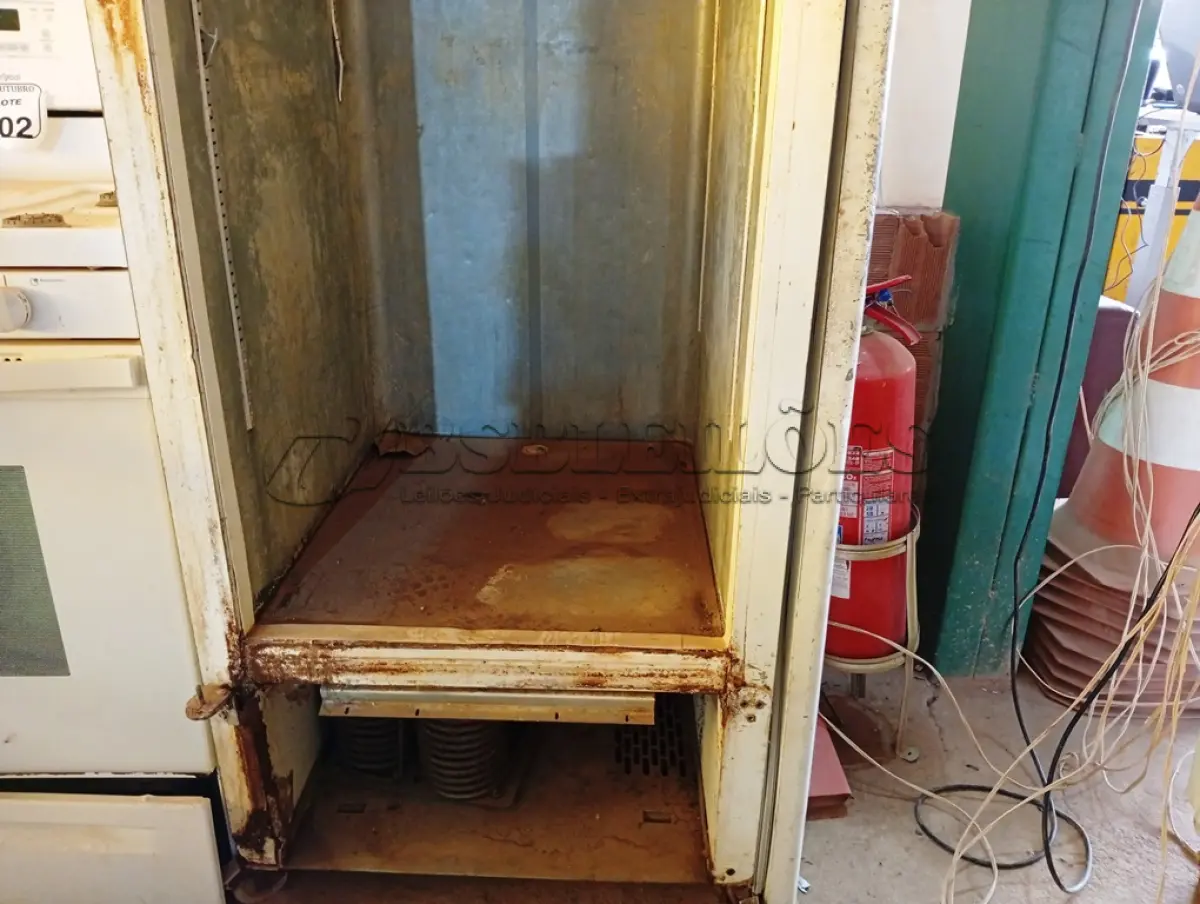 LOTE 401