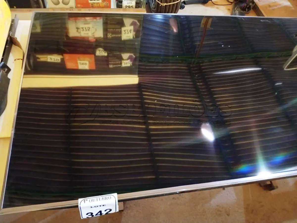 LOTE 342 - 01 TV SONY 65” POLEGADAS P/ RETIRADA DE PEÇAS. (NO ESTADO) ATENÇÃO! FAZER A VISITAÇÃO ANTES DE ARREMATAR, NÃO SABEMOS SE FUNCIONA. LEILÃO NÃO TEM GARANTIA E NEM DEVOLUÇÃO, SUJEITO A POSSÍVEIS AVARIAS VISÍVEIS/OCULTAS E/OU AUSÊNCIA DE COMPONENTES.