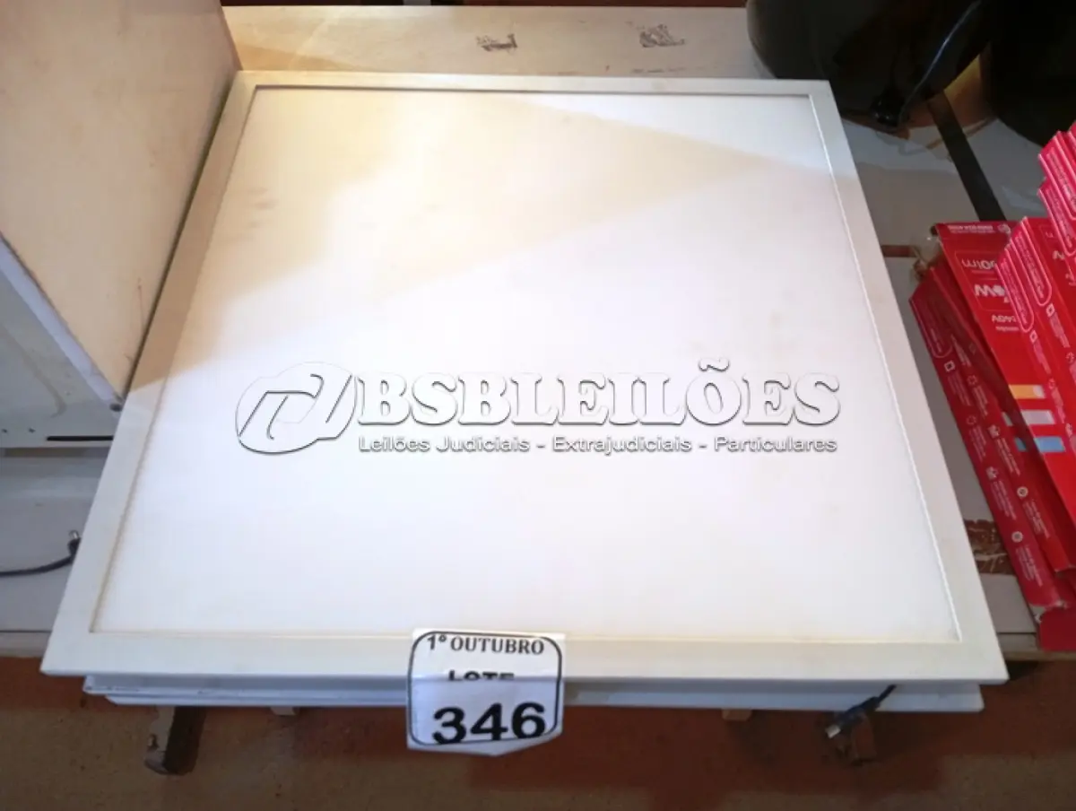 LOTE 346 - 06 PAINÉIS DE LED. (NO ESTADO) ATENÇÃO! FAZER A VISITAÇÃO ANTES DE ARREMATAR, NÃO SABEMOS SE FUNCIONA. LEILÃO NÃO TEM GARANTIA E NEM DEVOLUÇÃO, SUJEITO A POSSÍVEIS AVARIAS VISÍVEIS/OCULTAS E/OU AUSÊNCIA DE COMPONENTES.