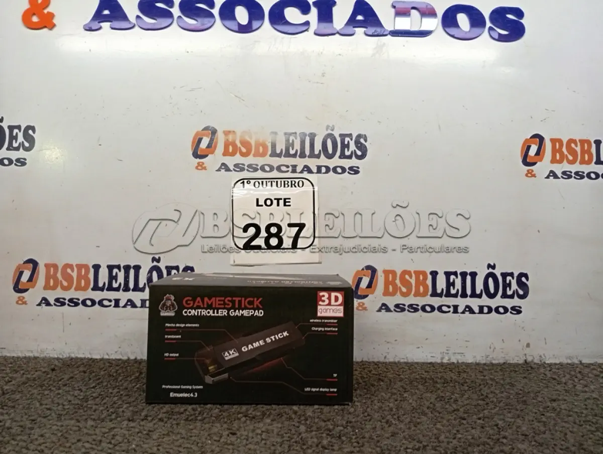 LOTE 287 - 01 VÍDEO GAME RETRÔ, COM 20 MIL JOGOS HDMI GAMESTICK CONTROLLER GAMEPAD(NOVO). (NO ESTADO) ATENÇÃO! FAZER A VISITAÇÃO ANTES DE ARREMATAR, NÃO SABEMOS SE FUNCIONA. LEILÃO NÃO TEM GARANTIA E NEM DEVOLUÇÃO, SUJEITO A POSSÍVEIS AVARIAS VISÍVEIS/OCULTAS E/OU AUSÊNCIA DE COMPONENTES.