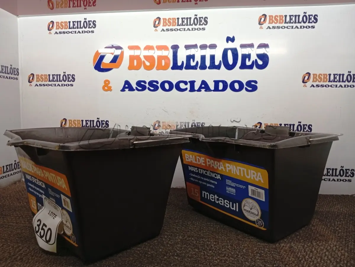 LOTE 350 - 02 BALDES P/ PINTURA. (NO ESTADO) ATENÇÃO! FAZER A VISITAÇÃO ANTES DE ARREMATAR, NÃO SABEMOS SE FUNCIONA. LEILÃO NÃO TEM GARANTIA E NEM DEVOLUÇÃO, SUJEITO A POSSÍVEIS AVARIAS VISÍVEIS/OCULTAS E/OU AUSÊNCIA DE COMPONENTES.
