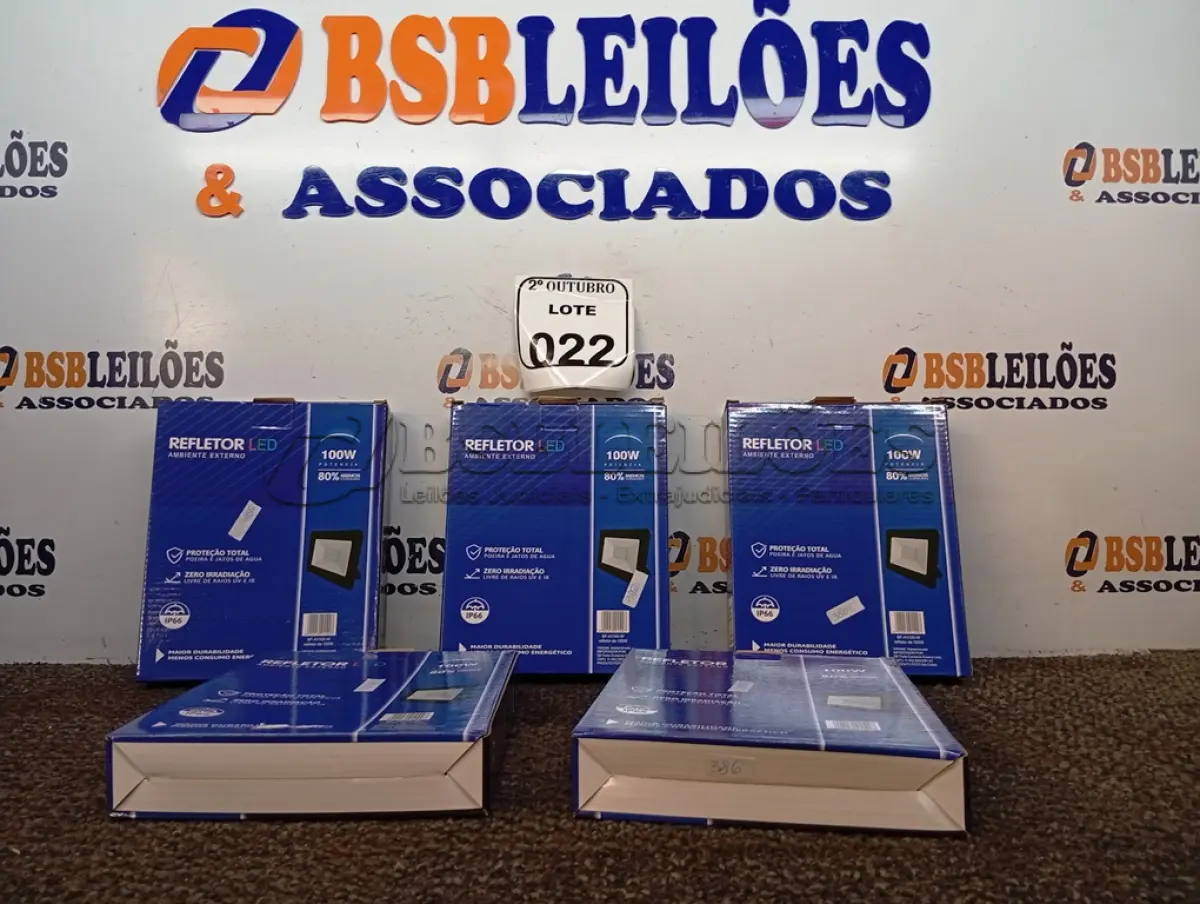 LOTE 022 - 05 REFLETORES LED AMBIENTE EXTERNO100W. (NO ESTADO) ATENÇÃO! FAZER A VISITAÇÃO ANTES DE ARREMATAR, NÃO SABEMOS SE FUNCIONA. LEILÃO NÃO TEM GARANTIA E NEM DEVOLUÇÃO, SUJEITO A POSSÍVEIS AVARIAS VISÍVEIS/OCULTAS E/OU AUSÊNCIA DE COMPONENTES.
