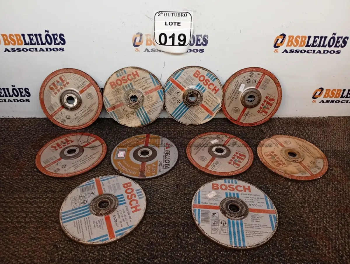 LOTE 019 - 10 DISCOS DE DESBASTE DIVERSOS. (NO ESTADO) ATENÇÃO! FAZER A VISITAÇÃO ANTES DE ARREMATAR, NÃO SABEMOS SE FUNCIONA. LEILÃO NÃO TEM GARANTIA E NEM DEVOLUÇÃO, SUJEITO A POSSÍVEIS AVARIAS VISÍVEIS/OCULTAS E/OU AUSÊNCIA DE COMPONENTES.