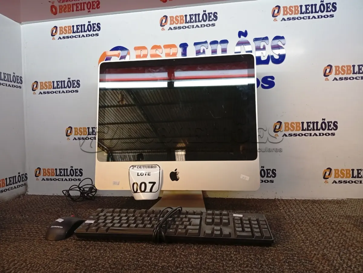 LOTE 007 - 01 IMAC COM TECLADO E MOUSE. (NO ESTADO) ATENÇÃO! FAZER A VISITAÇÃO ANTES DE ARREMATAR, NÃO SABEMOS SE FUNCIONA. LEILÃO NÃO TEM GARANTIA E NEM DEVOLUÇÃO, SUJEITO A POSSÍVEIS AVARIAS VISÍVEIS/OCULTAS E/OU AUSÊNCIA DE COMPONENTES.