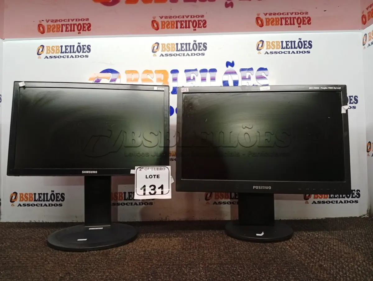 LOTE 131 - 02 MONITORES LCD MARCAS SAMSUNG E POSITIVO. (NO ESTADO) ATENÇÃO! FAZER A VISITAÇÃO ANTES DE ARREMATAR, NÃO SABEMOS SE FUNCIONA. LEILÃO NÃO TEM GARANTIA E NEM DEVOLUÇÃO, SUJEITO A POSSÍVEIS AVARIAS VISÍVEIS/OCULTAS E/OU AUSÊNCIA DE COMPONENTES.