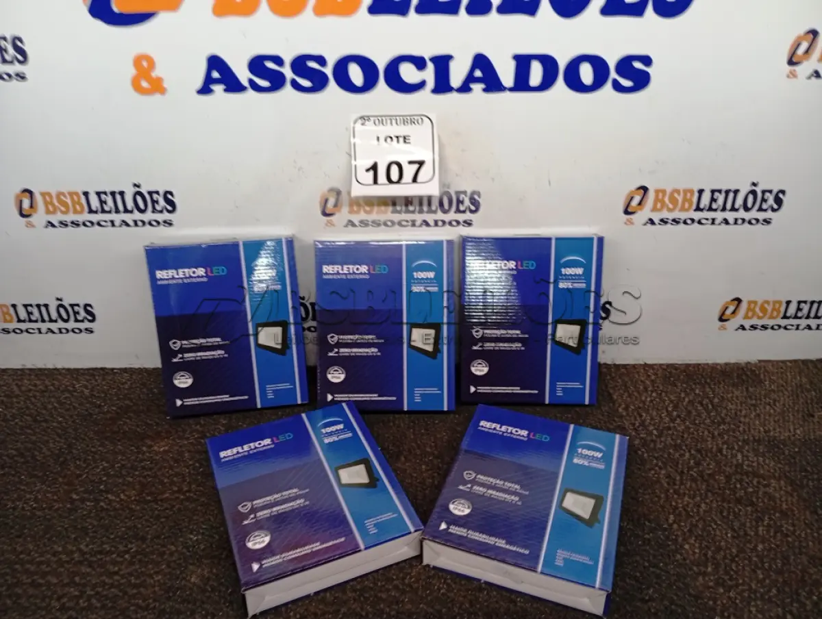 LOTE 107 - 05 REFLETORES LED AMBIENTE EXTERNO100W. (NO ESTADO) ATENÇÃO! FAZER A VISITAÇÃO ANTES DE ARREMATAR, NÃO SABEMOS SE FUNCIONA. LEILÃO NÃO TEM GARANTIA E NEM DEVOLUÇÃO, SUJEITO A POSSÍVEIS AVARIAS VISÍVEIS/OCULTAS E/OU AUSÊNCIA DE COMPONENTES.
