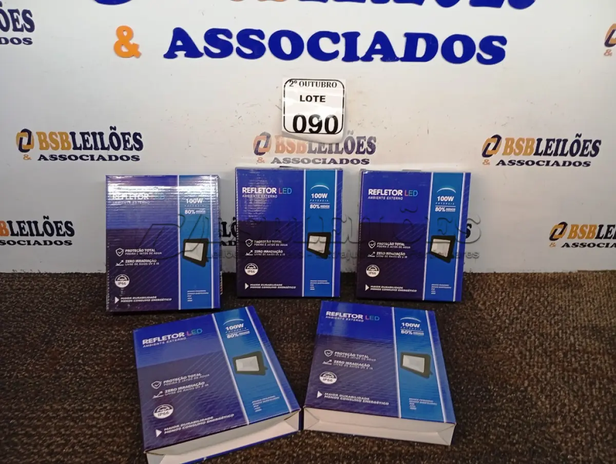 LOTE 090 - 05 REFLETORES LED AMBIENTE EXTERNO100W. (NO ESTADO) ATENÇÃO! FAZER A VISITAÇÃO ANTES DE ARREMATAR, NÃO SABEMOS SE FUNCIONA. LEILÃO NÃO TEM GARANTIA E NEM DEVOLUÇÃO, SUJEITO A POSSÍVEIS AVARIAS VISÍVEIS/OCULTAS E/OU AUSÊNCIA DE COMPONENTES.