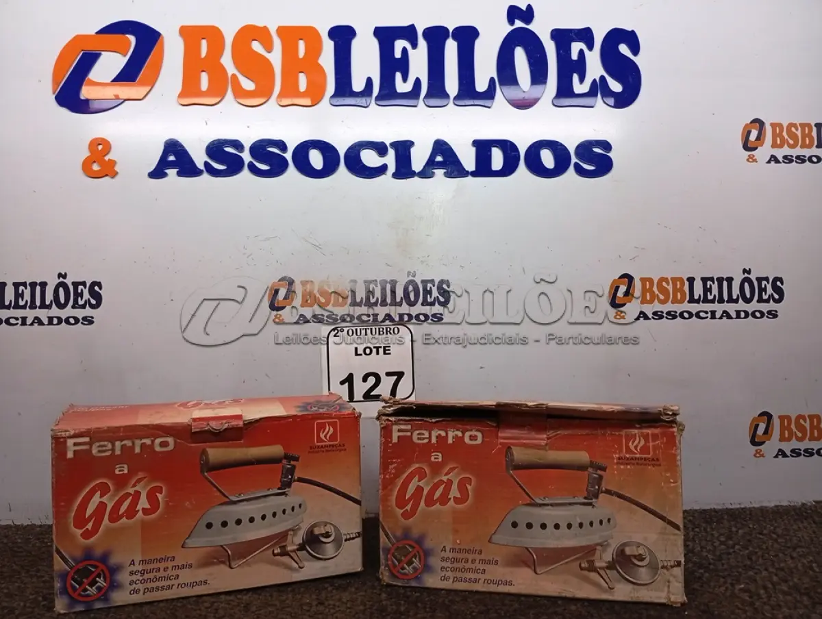 LOTE 127 - 02 FERROS DE PASSAR ROUPAS A GÁS. (NO ESTADO) ATENÇÃO! FAZER A VISITAÇÃO ANTES DE ARREMATAR, NÃO SABEMOS SE FUNCIONA. LEILÃO NÃO TEM GARANTIA E NEM DEVOLUÇÃO, SUJEITO A POSSÍVEIS AVARIAS VISÍVEIS/OCULTAS E/OU AUSÊNCIA DE COMPONENTES.