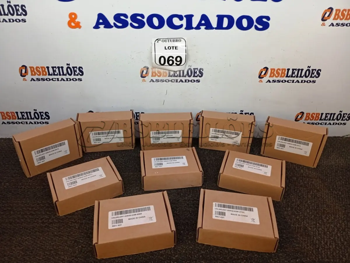 LOTE 069 - 10 ANTENAS WIRELESS DELL. (NO ESTADO) ATENÇÃO! FAZER A VISITAÇÃO ANTES DE ARREMATAR, NÃO SABEMOS SE FUNCIONA. LEILÃO NÃO TEM GARANTIA E NEM DEVOLUÇÃO, SUJEITO A POSSÍVEIS AVARIAS VISÍVEIS/OCULTAS E/OU AUSÊNCIA DE COMPONENTES.