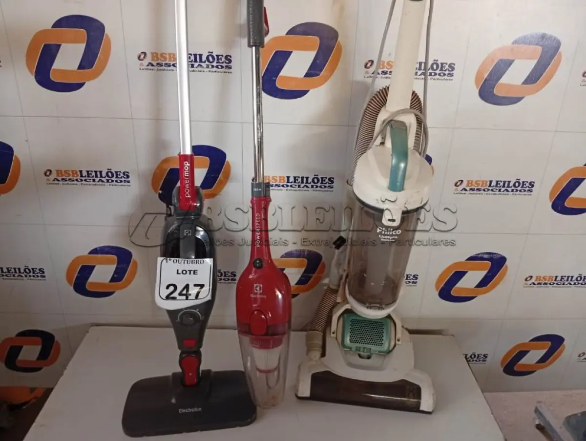 LOTE 247 - 03 ASPIRADORES INCOMPLETOS. (NO ESTADO) ATENÇÃO! FAZER A VISITAÇÃO ANTES DE ARREMATAR, NÃO SABEMOS SE FUNCIONA. LEILÃO NÃO TEM GARANTIA E NEM DEVOLUÇÃO, SUJEITO A POSSÍVEIS AVARIAS VISÍVEIS/OCULTAS E/OU AUSÊNCIA DE COMPONENTES.