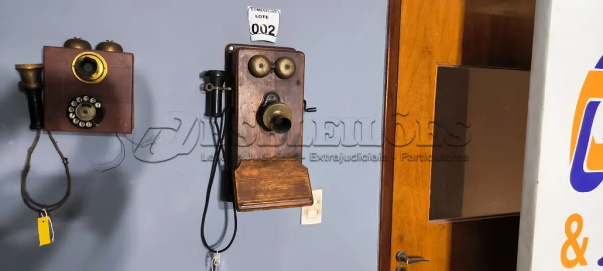 LOTE 002 - 01 TELEFONE MADEIRA PAREDE.PEÇA ORIGINAL, ANTES DOS ANOS 20.(NO ESTADO)