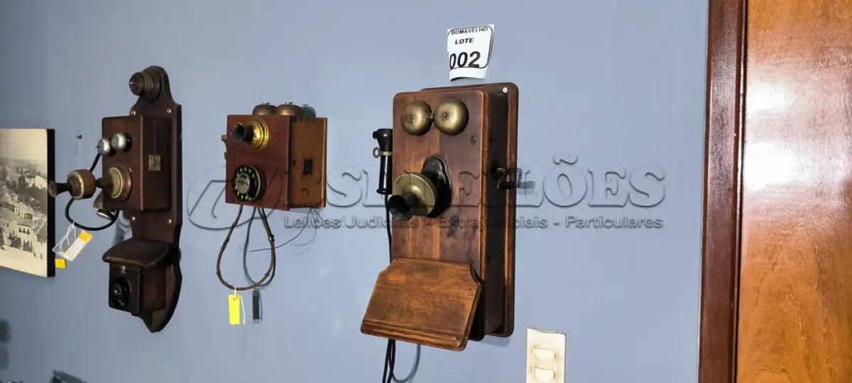 LOTE 002 - 01 TELEFONE MADEIRA PAREDE.PEÇA ORIGINAL, ANTES DOS ANOS 20.(NO ESTADO)