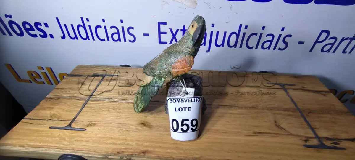 LOTE 059 - 01 PAPAGAIO EM PEDRA. (NO ESTADO)