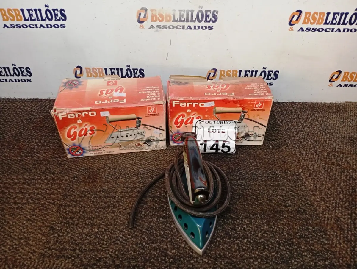 LOTE 145 - 02 FERROS DE PASSAR ROUPAS A GÁS. (NO ESTADO) ATENÇÃO! FAZER A VISITAÇÃO ANTES DE ARREMATAR, NÃO SABEMOS SE FUNCIONA. LEILÃO NÃO TEM GARANTIA E NEM DEVOLUÇÃO, SUJEITO A POSSÍVEIS AVARIAS VISÍVEIS/OCULTAS E/OU AUSÊNCIA DE COMPONENTES.