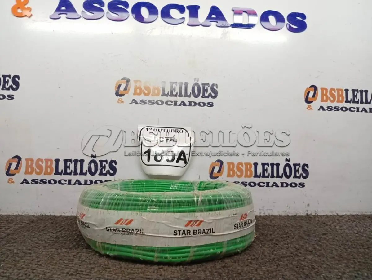 LOTE 180 - 01 ROLO DE FIO FLEXÍVEL 1×4MM NA COR VERDE. (NO ESTADO) ATENÇÃO! FAZER A VISITAÇÃO ANTES DE ARREMATAR, NÃO SABEMOS SE FUNCIONA. LEILÃO NÃO TEM GARANTIA E NEM DEVOLUÇÃO, SUJEITO A POSSÍVEIS AVARIAS VISÍVEIS/OCULTAS E/OU AUSÊNCIA DE COMPONENTES.