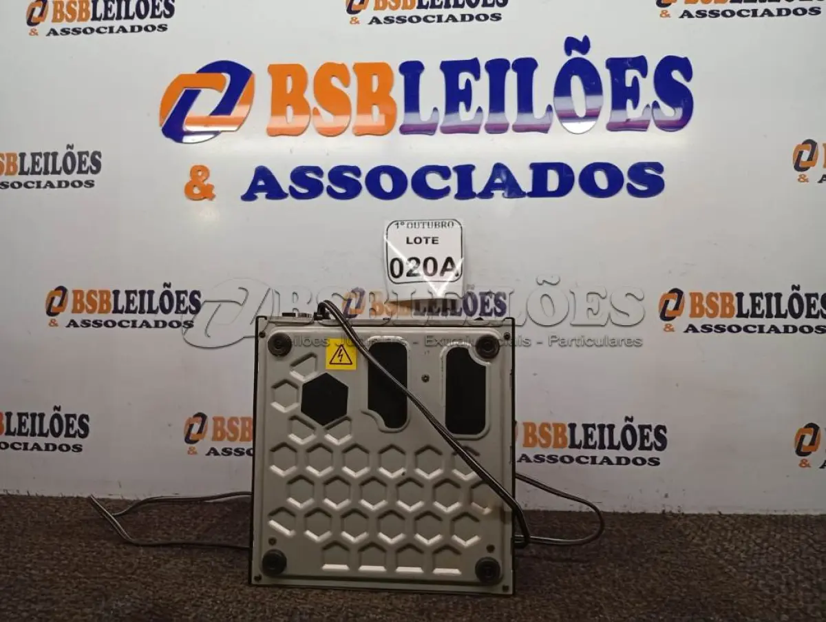 LOTE 020 - 01 CDJ PIONEER MODELO 700S 110V. (NO ESTADO) ATENÇÃO! FAZER A VISITAÇÃO ANTES DE ARREMATAR, NÃO SABEMOS SE FUNCIONA. LEILÃO NÃO TEM GARANTIA E NEM DEVOLUÇÃO, SUJEITO A POSSÍVEIS AVARIAS VISÍVEIS/OCULTAS E/OU AUSÊNCIA DE COMPONENTES.