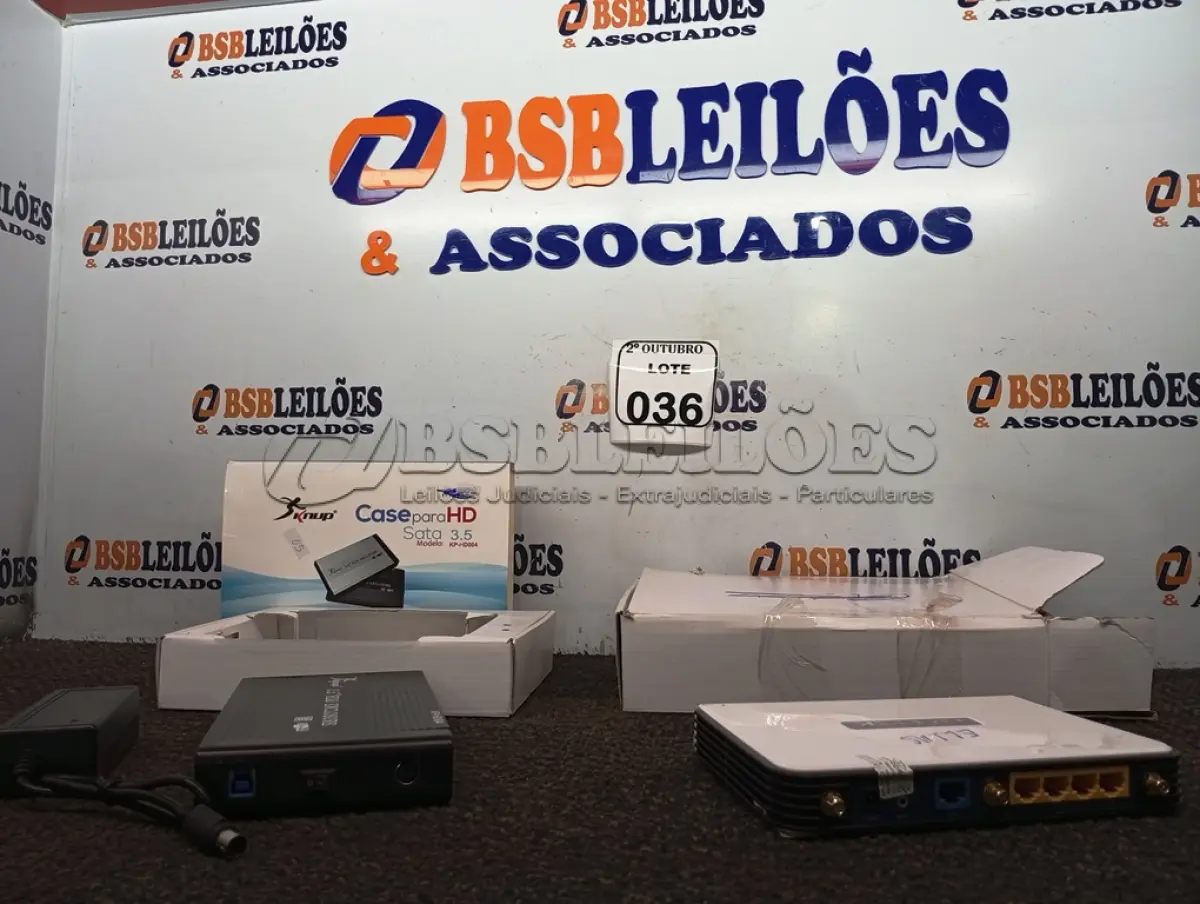 LOTE 036 - 01 CASE PARA HD E 01 ROTEADOR TP LINK. (NO ESTADO) ATENÇÃO! FAZER A VISITAÇÃO ANTES DE ARREMATAR, NÃO SABEMOS SE FUNCIONA. LEILÃO NÃO TEM GARANTIA E NEM DEVOLUÇÃO, SUJEITO A POSSÍVEIS AVARIAS VISÍVEIS/OCULTAS E/OU AUSÊNCIA DE COMPONENTES.