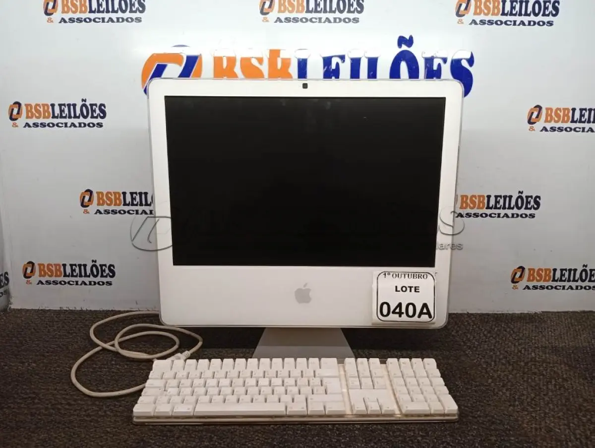 LOTE 040 - 01 IMAC E 01 TECLADO. (NO ESTADO) ATENÇÃO! FAZER A VISITAÇÃO ANTES DE ARREMATAR, NÃO SABEMOS SE FUNCIONA. LEILÃO NÃO TEM GARANTIA E NEM DEVOLUÇÃO, SUJEITO A POSSÍVEIS AVARIAS VISÍVEIS/OCULTAS E/OU AUSÊNCIA DE COMPONENTES.