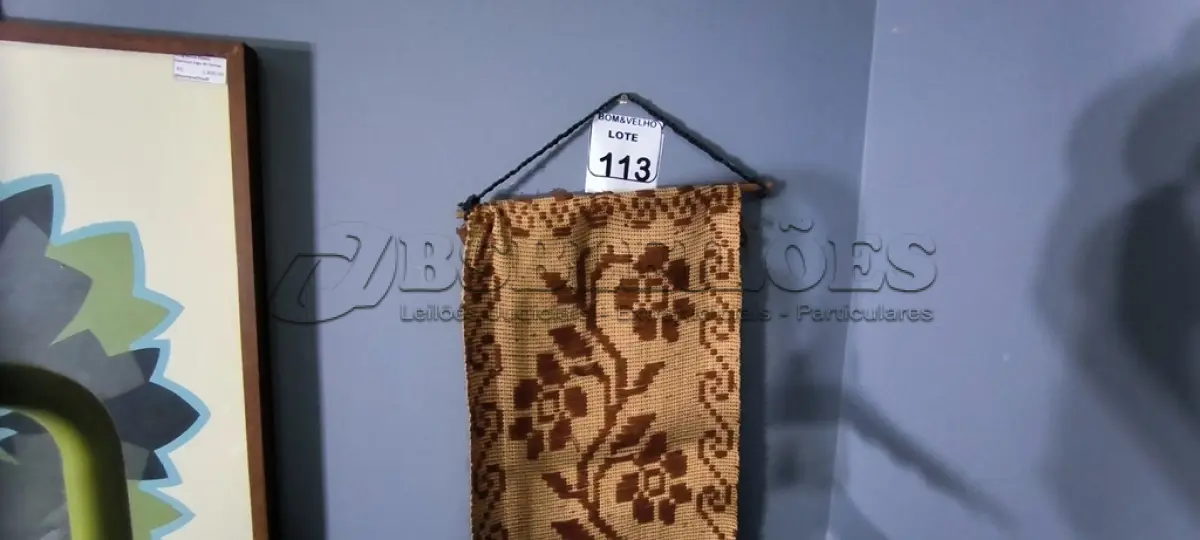 LOTE 113 - 01 TAPEÇARIA. (NO ESTADO)