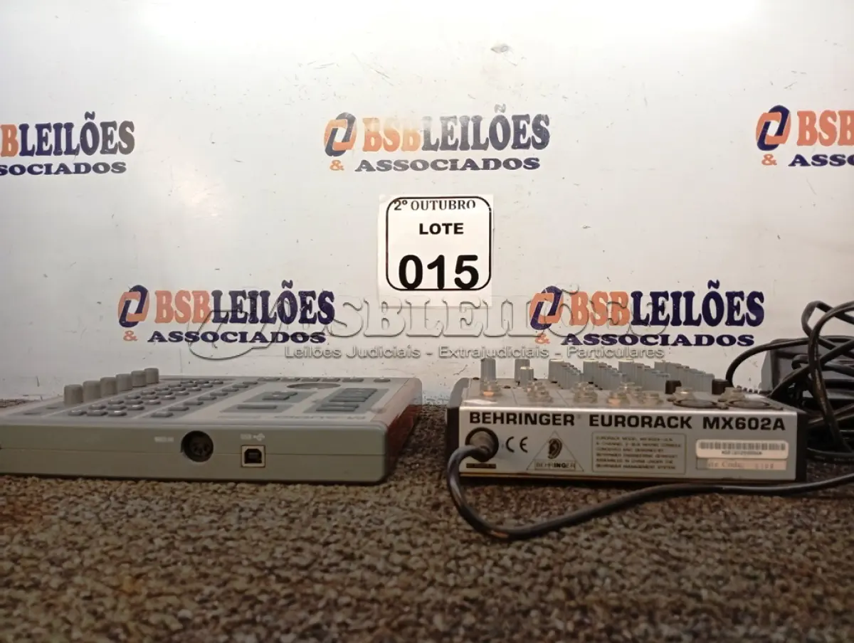 LOTE 015 -  01 MESA DE SOM M.AUDIO E 01 MESA DE SOM EURORACK MX602A COM FONTE. (NO ESTADO) ATENÇÃO! FAZER A VISITAÇÃO ANTES DE ARREMATAR, NÃO SABEMOS SE FUNCIONA. LEILÃO NÃO TEM GARANTIA E NEM DEVOLUÇÃO, SUJEITO A POSSÍVEIS AVARIAS VISÍVEIS/OCULTAS E/OU AUSÊNCIA DE COMPONENTES.