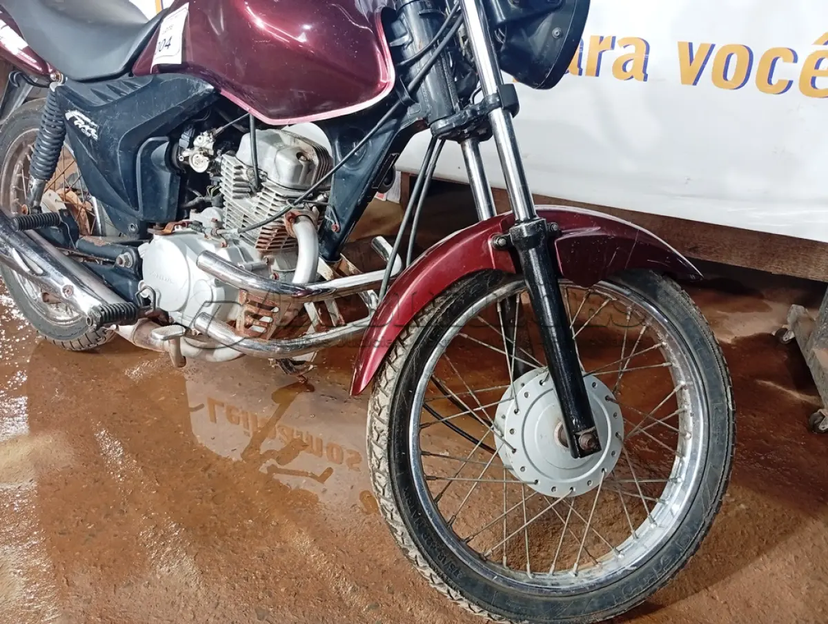 LOTE 004 - 01 MOTO HONDA/CG150 FAN ESI; COR VINHO; ANO 2011. (NO ESTADO) (TODOS DOCUMENTOS 2024 PAGOS)