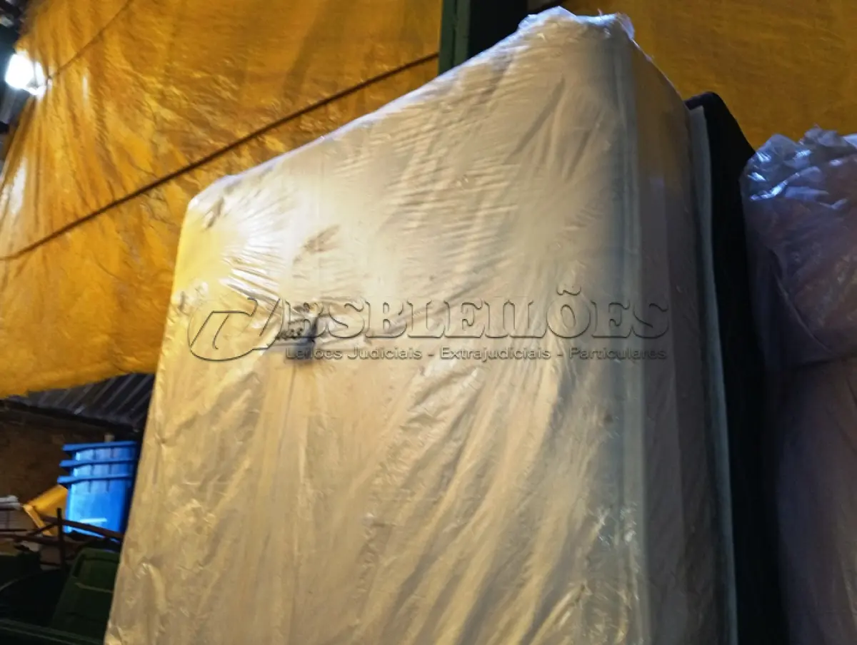 LOTE 403 - 01 CAMA BOX SOLTEIRÃO. (NO ESTADO) ATENÇÃO! FAZER A VISITAÇÃO ANTES DE ARREMATAR, NÃO SABEMOS SE FUNCIONA. LEILÃO NÃO TEM GARANTIA E NEM DEVOLUÇÃO, SUJEITO A POSSÍVEIS AVARIAS VISÍVEIS/OCULTAS E/OU AUSÊNCIA DE COMPONENTES.