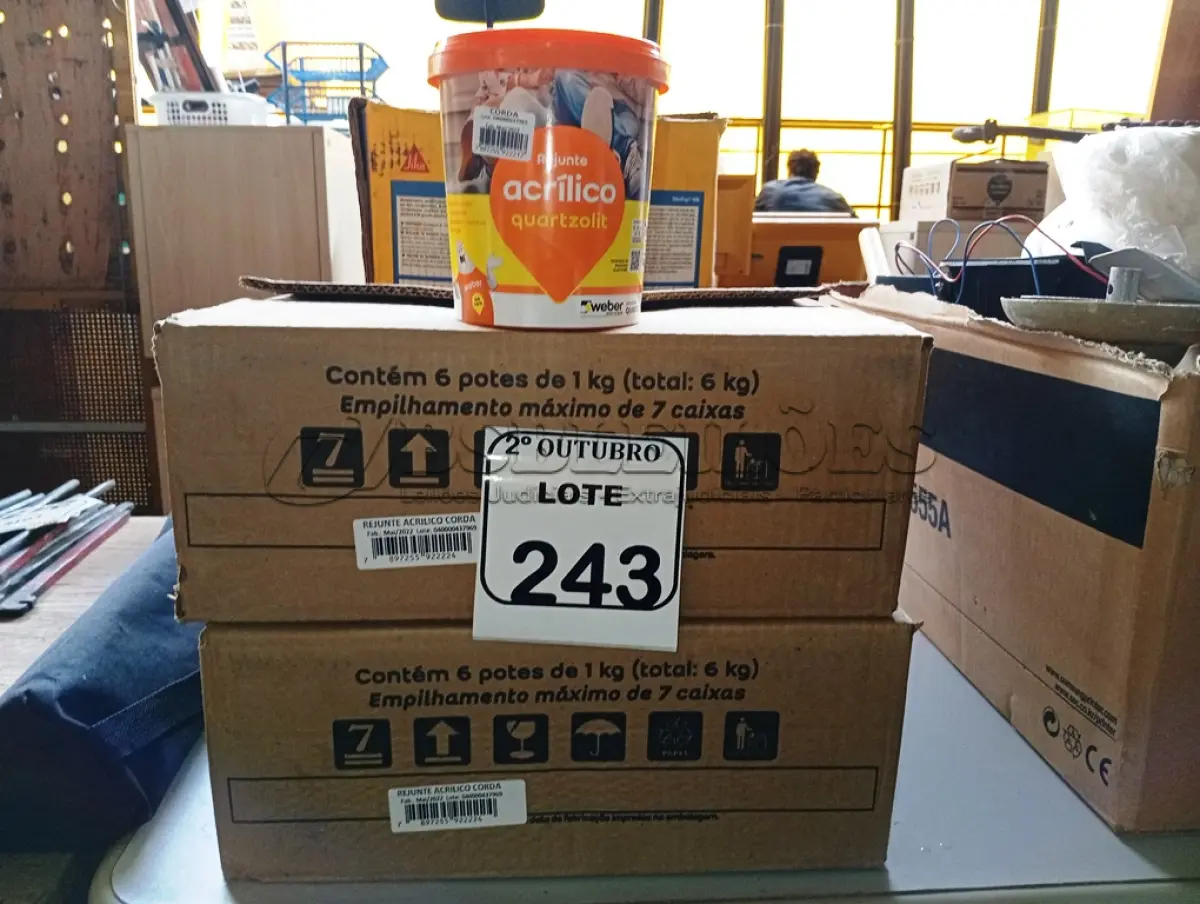 LOTE 243 - 12 REJUNTES ACRÍLICO 1KG CADA. (NO ESTADO) ATENÇÃO! FAZER A VISITAÇÃO ANTES DE ARREMATAR, NÃO SABEMOS SE FUNCIONA. LEILÃO NÃO TEM GARANTIA E NEM DEVOLUÇÃO, SUJEITO A POSSÍVEIS AVARIAS VISÍVEIS/OCULTAS E/OU AUSÊNCIA DE COMPONENTES.