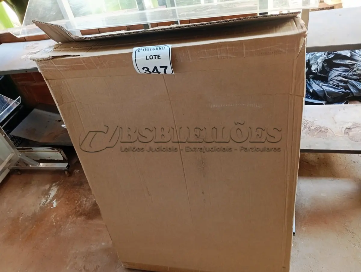 LOTE 347 - 01 EXPOSITOR COM 04 DIVISÓRIAS EM ACRÍLICO. (NO ESTADO) ATENÇÃO! FAZER A VISITAÇÃO ANTES DE ARREMATAR, NÃO SABEMOS SE FUNCIONA. LEILÃO NÃO TEM GARANTIA E NEM DEVOLUÇÃO, SUJEITO A POSSÍVEIS AVARIAS VISÍVEIS/OCULTAS E/OU AUSÊNCIA DE COMPONENTES.