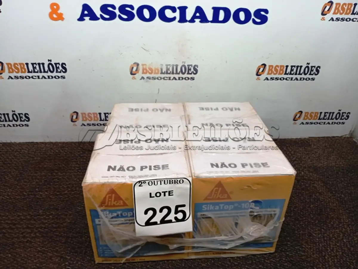 LOTE 225 - 02 CAIXAS DE SIKATOP-100 REVESTIMENTO IMPERMEABILIZANTE. (NO ESTADO) ATENÇÃO! FAZER A VISITAÇÃO ANTES DE ARREMATAR, NÃO SABEMOS SE FUNCIONA. LEILÃO NÃO TEM GARANTIA E NEM DEVOLUÇÃO, SUJEITO A POSSÍVEIS AVARIAS VISÍVEIS/OCULTAS E/OU AUSÊNCIA DE COMPONENTES.