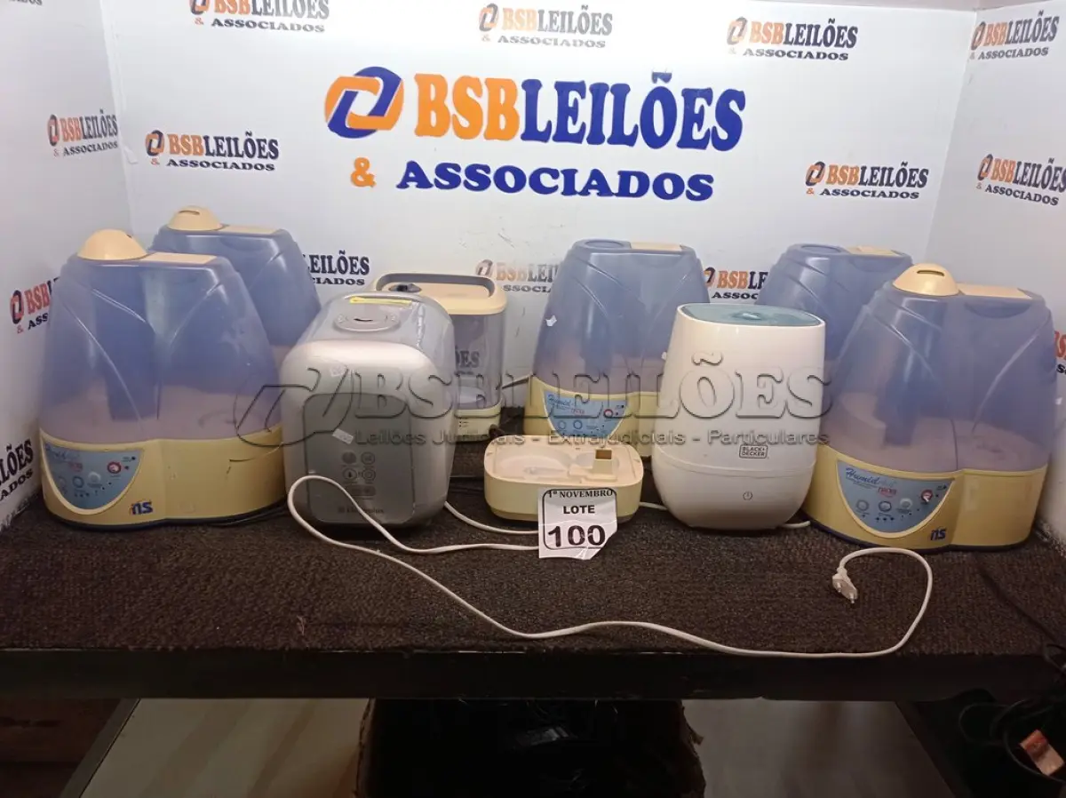 LOTE 100 - 08 UMIDIFICADORES MARCAS E MODELOS DIVERSOS. (NO ESTADO) ATENÇÃO! FAZER A VISITAÇÃO ANTES DE ARREMATAR, NÃO SABEMOS SE FUNCIONA. LEILÃO NÃO TEM GARANTIA E NEM DEVOLUÇÃO, SUJEITO A POSSÍVEIS AVARIAS VISÍVEIS/OCULTAS E/OU AUSÊNCIA DE COMPONENTES.
