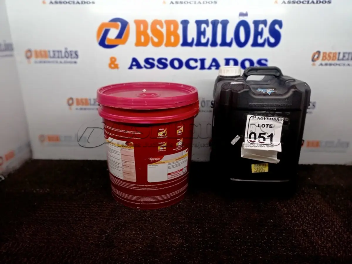 LOTE 051 - 01 MASSA ACRÍLICA P/PAREDE MARCA RENNER E 01 GALÃO DE ZARCÃO COR GRAFITE INCOMPLETO. (NO ESTADO) ATENÇÃO! FAZER A VISITAÇÃO ANTES DE ARREMATAR, NÃO SABEMOS SE FUNCIONA. LEILÃO NÃO TEM GARANTIA E NEM DEVOLUÇÃO, SUJEITO A POSSÍVEIS AVARIAS VISÍVEIS/OCULTAS E/OU AUSÊNCIA DE COMPONENTES.