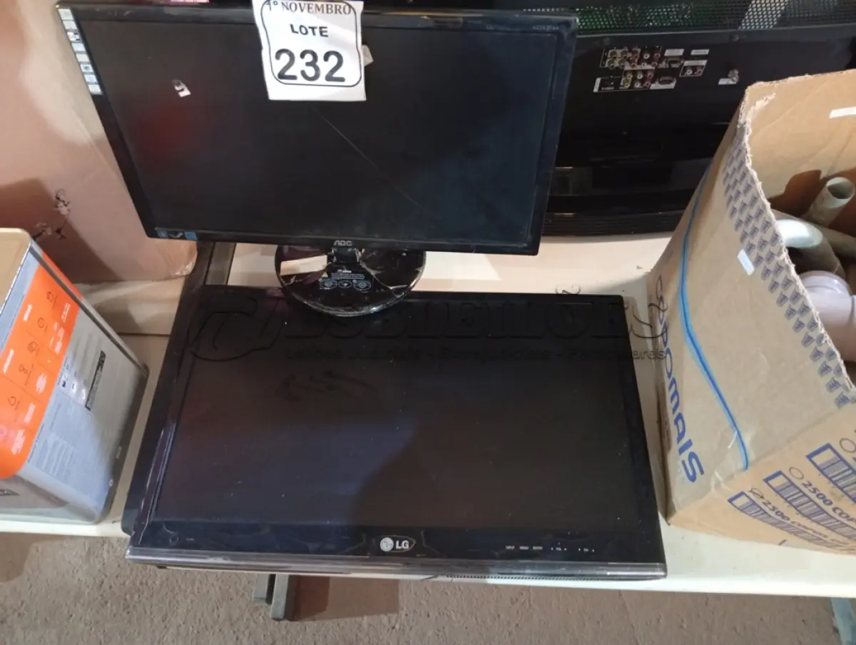 LOTE 232 - 01 MONITOR/TV MARCA LG E 01 MONITOR MARCA AOC. (NO ESTADO) ATENÇÃO! FAZER A VISITAÇÃO ANTES DE ARREMATAR, NÃO SABEMOS SE FUNCIONA. LEILÃO NÃO TEM GARANTIA E NEM DEVOLUÇÃO, SUJEITO A POSSÍVEIS AVARIAS VISÍVEIS/OCULTAS E/OU AUSÊNCIA DE COMPONENTES.