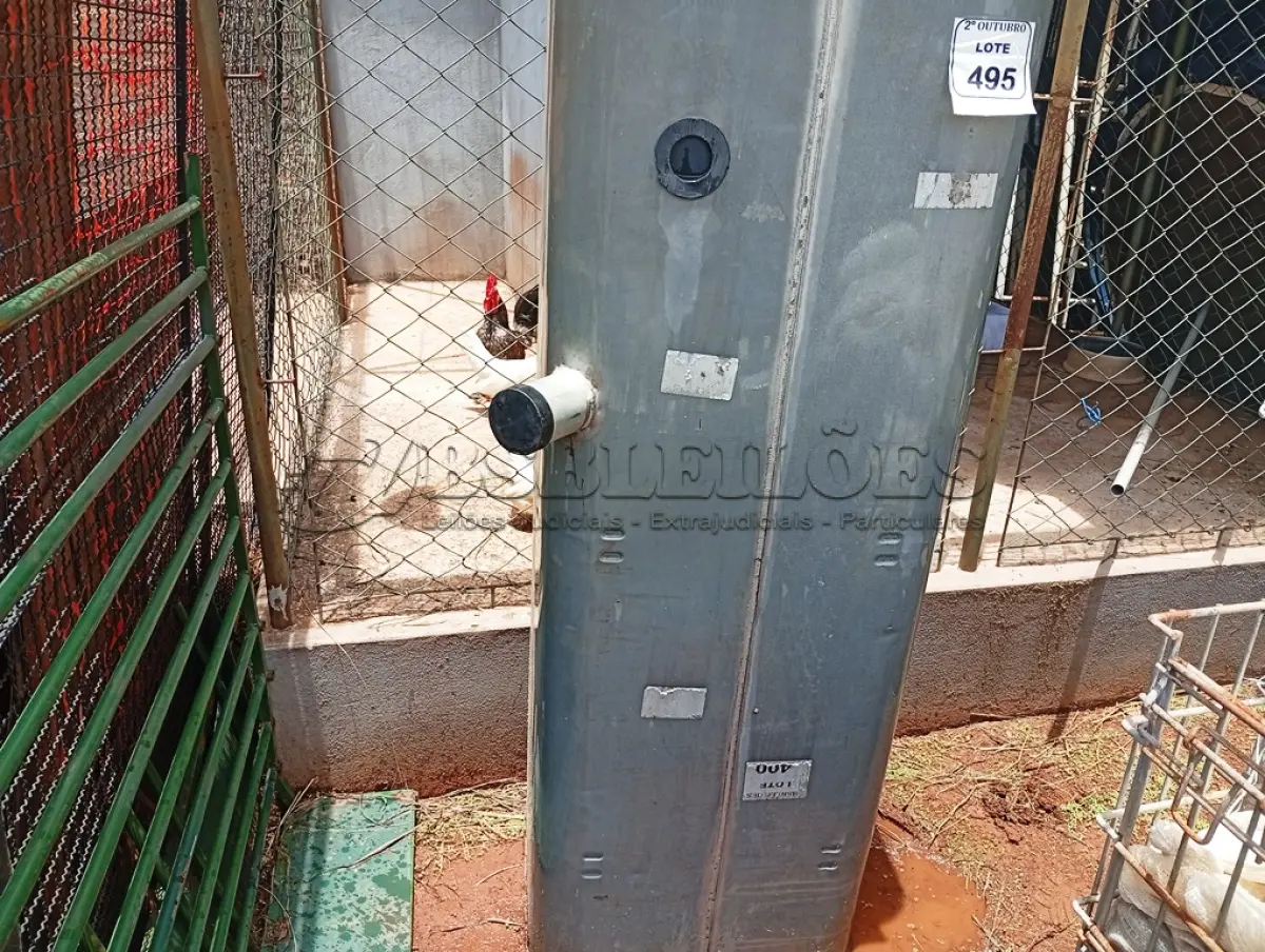 LOTE 495 - 01 TANQUE DE COMBUSTÍVEL DE FERRO. (NO ESTADO) ATENÇÃO! FAZER A VISITAÇÃO ANTES DE ARREMATAR, NÃO SABEMOS SE FUNCIONA. LEILÃO NÃO TEM GARANTIA E NEM DEVOLUÇÃO, SUJEITO A POSSÍVEIS AVARIAS VISÍVEIS/OCULTAS E/OU AUSÊNCIA DE COMPONENTES.