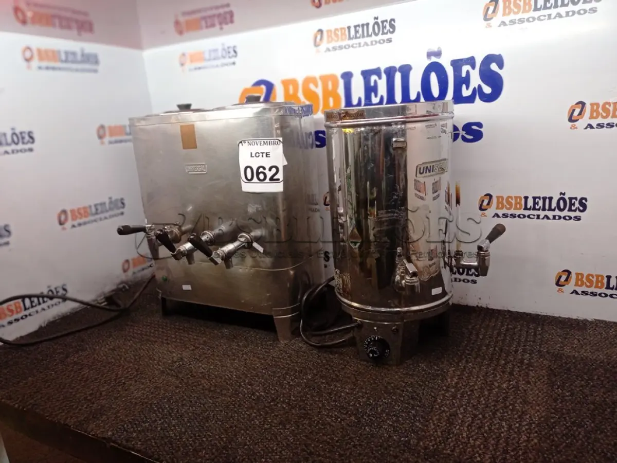 LOTE 062 - 02 CAFETEIRAS EM INOX MARCAS E MODELOS DIVERSOS. (NO ESTADO) ATENÇÃO! FAZER A VISITAÇÃO ANTES DE ARREMATAR, NÃO SABEMOS SE FUNCIONA. LEILÃO NÃO TEM GARANTIA E NEM DEVOLUÇÃO, SUJEITO A POSSÍVEIS AVARIAS VISÍVEIS/OCULTAS E/OU AUSÊNCIA DE COMPONENTES.