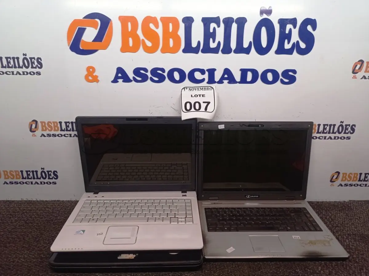 LOTE 007 - 03 NOTEBOOKS PARA RETIRADA DE PEÇAS. (NO ESTADO) ATENÇÃO! FAZER A VISITAÇÃO ANTES DE ARREMATAR, NÃO SABEMOS SE FUNCIONA. LEILÃO NÃO TEM GARANTIA E NEM DEVOLUÇÃO, SUJEITO A POSSÍVEIS AVARIAS VISÍVEIS/OCULTAS E/OU AUSÊNCIA DE COMPONENTES.