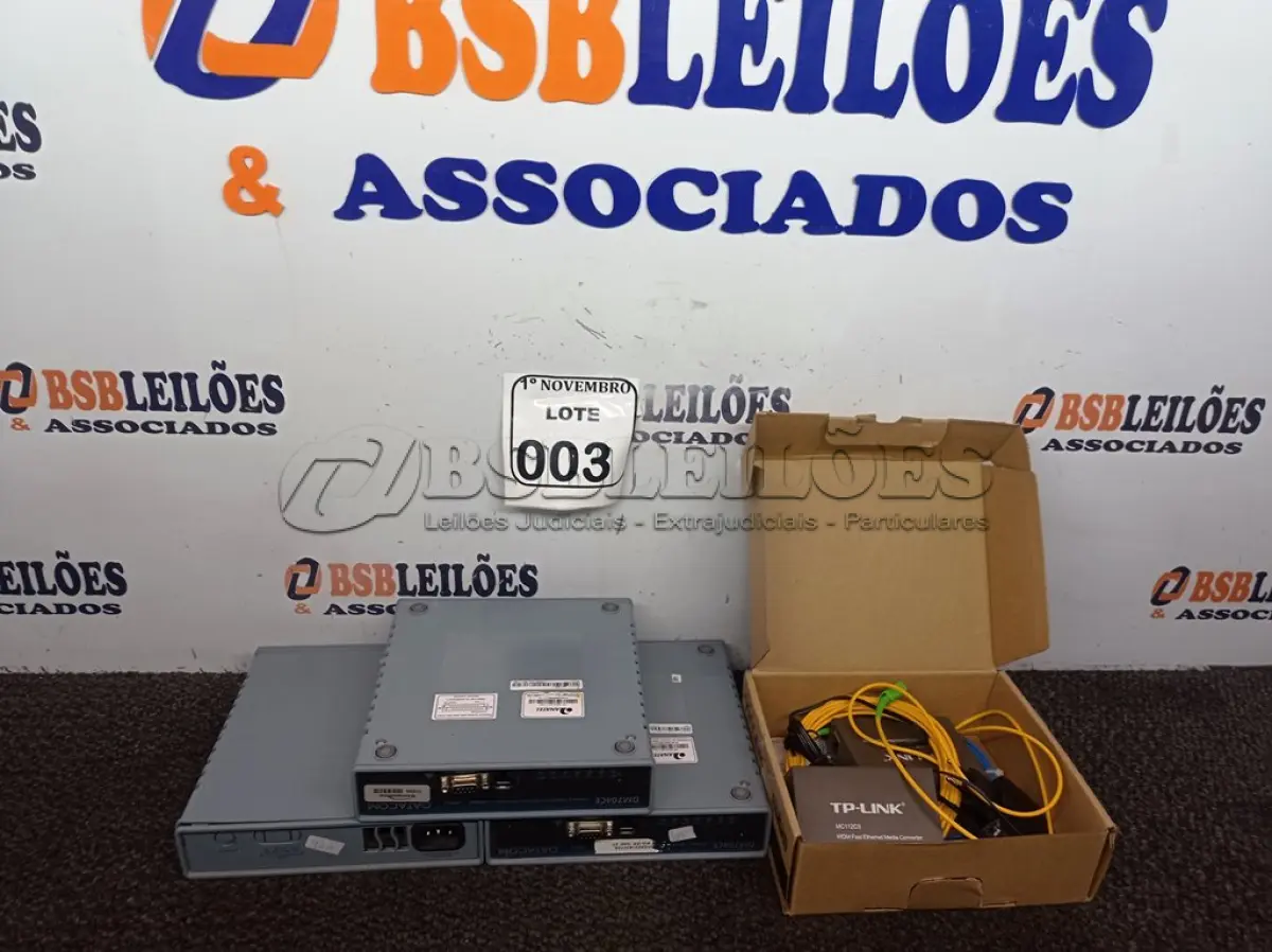 LOTE 003 - 05 ROTEADORES TP-LINK. (NO ESTADO) ATENÇÃO! FAZER A VISITAÇÃO ANTES DE ARREMATAR, NÃO SABEMOS SE FUNCIONA. LEILÃO NÃO TEM GARANTIA E NEM DEVOLUÇÃO, SUJEITO A POSSÍVEIS AVARIAS VISÍVEIS/OCULTAS E/OU AUSÊNCIA DE COMPONENTES.